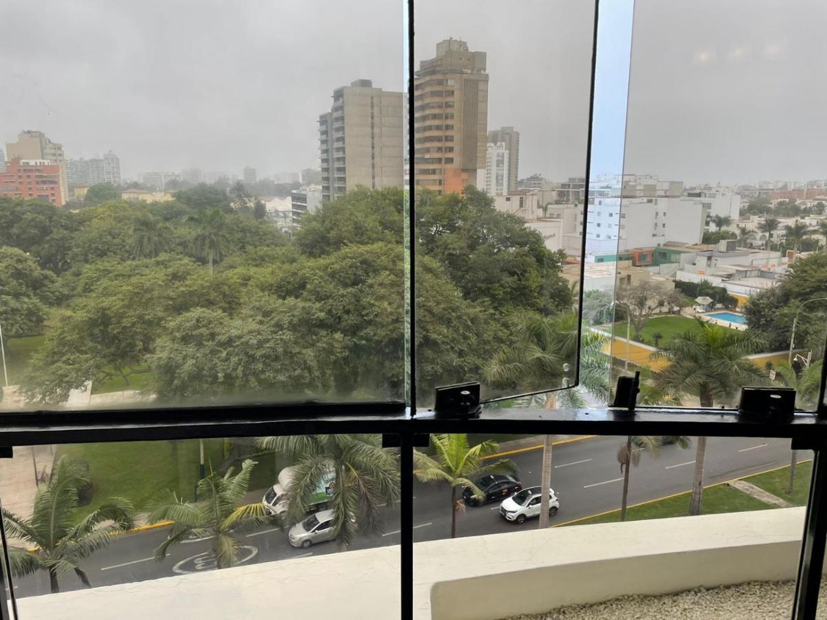 Acogedor Departamento En San Isidro Con Excelente Vista * Lima