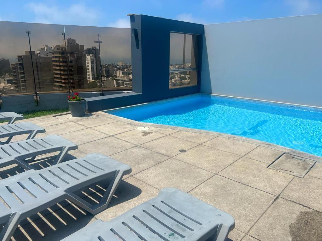 Acogedor Departamento En San Isidro Con Excelente Vista *